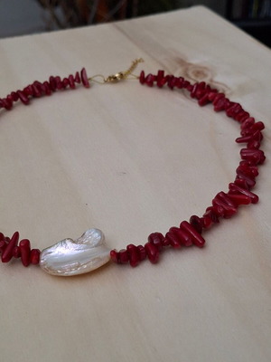 Handmade necklace with red coral and iridescent shell