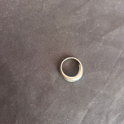 Silver 925 ring used with white stones