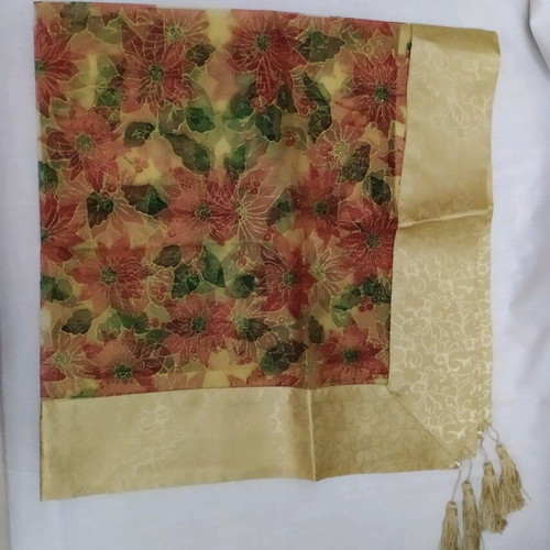Polyester tablecloth with red flowers like new