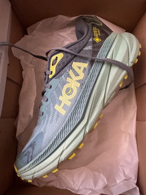 Παπούτσια Hoka One One αθλητικά σαν καινούργια, τιρκουάζ, νούμερο 39