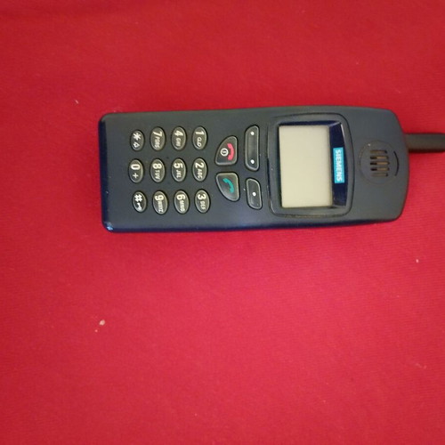 Smartphones and old phones used with chargers