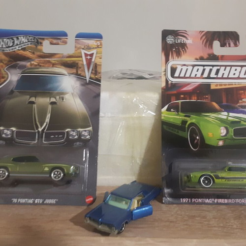 Pontiac toy car set with 3 models new