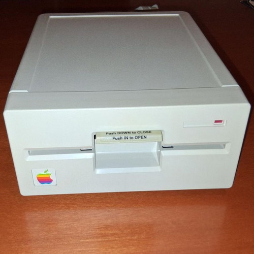 Apple 5.25 Drive for floppy disks used, model A9M0107, 1986