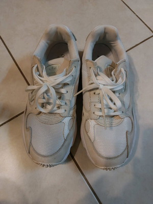 Adidas Falcon women's sneakers size 38 like new, white