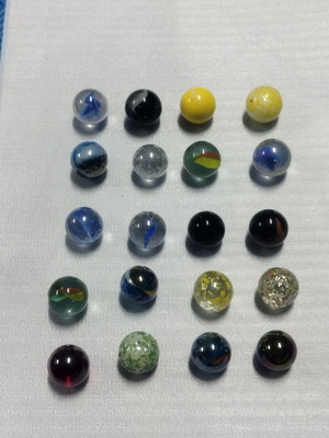 Set of 20 marbles like new