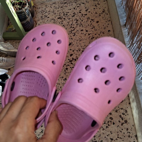 Beach slippers for girls size 27 used, baby pink