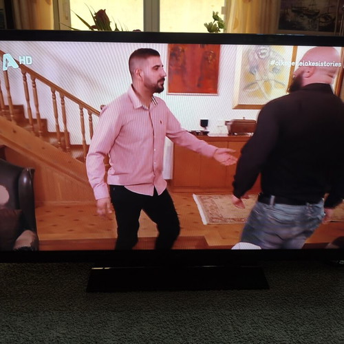 F&U FL32408 LED TV like new