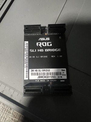 NVIDIA SLI bridge for GPU connection