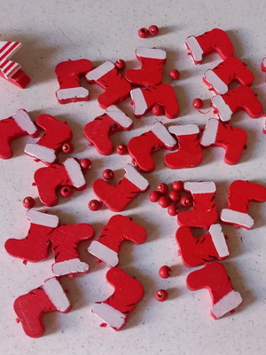 Craft supplies used, pieces from broken decoration