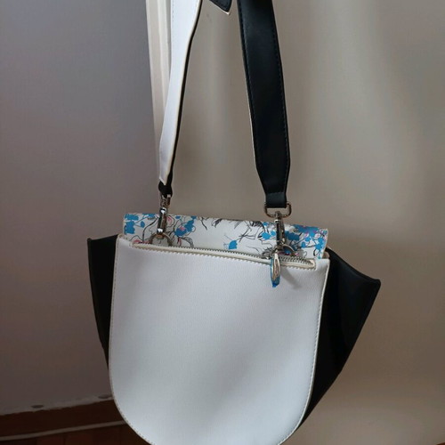 Axel Concept crossbody bag new, black and white