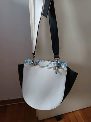 Axel Concept crossbody bag new, black and white