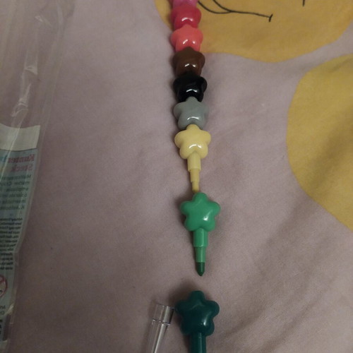 Moses Crayon Set with 12 Colors New