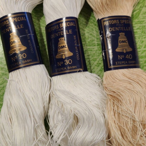 Various threads new in different colors and sizes