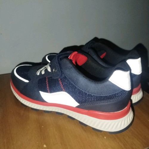 Sprox shoes that shine in the light for kids size 36 new black white