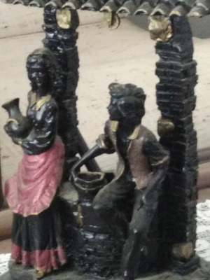 Decorative figurine 'At the Well for Water' like new, wood