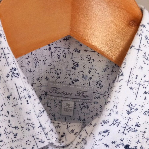 Children's Shirt size 5 like new, white and blue