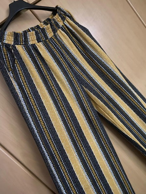 Patterned pants new, size L, multicolor