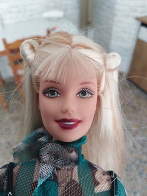 Barbie Hollywood Nails 1999 Mattel σαν καινούργιο με αυθεντικά ρούχα και αξεσουάρ