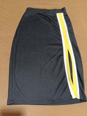 Pull & Bear skirt black like new, size S