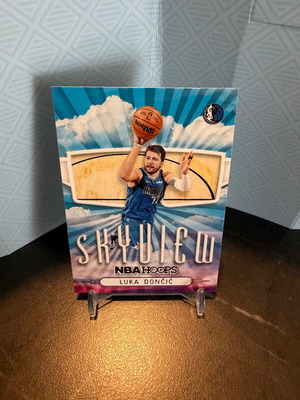 Κάρτα 2022-23 Panini NBA Hoops Skyview Luka Dončić #8 Dallas Mavericks