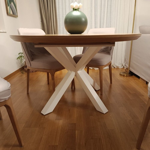 Dining table rotonda like new