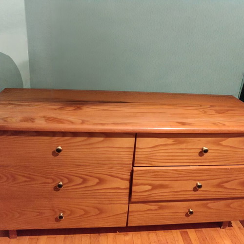 Wooden bedroom dresser with 6 drawers and 2 nightstands set