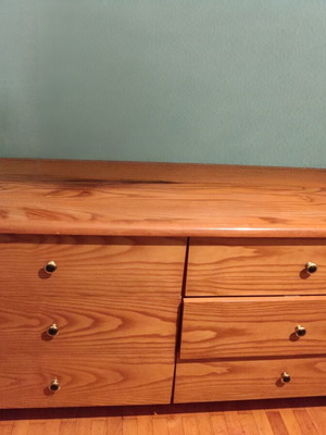 Wooden bedroom dresser with 6 drawers and 2 nightstands set