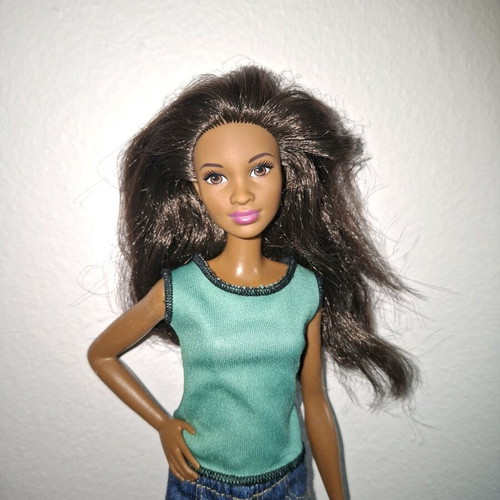 Barbie Fashionistas like new, missing shoes