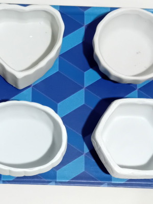 Small ceramic dishes new, set of 87 for decoration or crafts