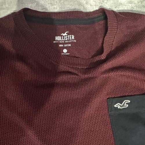 Hollister t-shirt new, size small, black and red