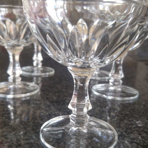 Stemmed champagne or cocktail glasses set of 5, like new, carved design