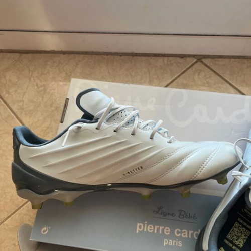 Puma King Pro football shoes like new, size 43, beige