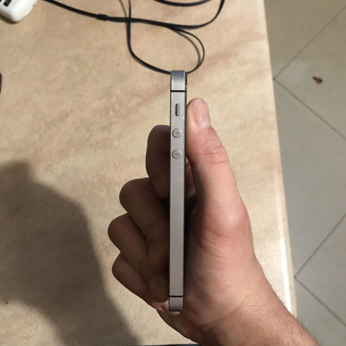 iPhone SE 1st gen 32GB used, good condition, black