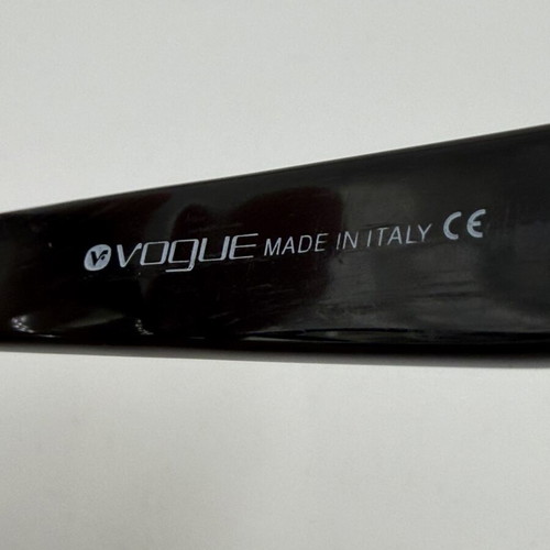 Vogue VO 2161-S Vintage Sunglasses Made in Italy like new