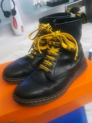 Dr. Martens boots used, black, size 39