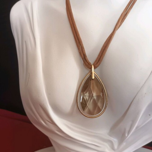 Short teardrop necklace like new with double leather strap beige and brown