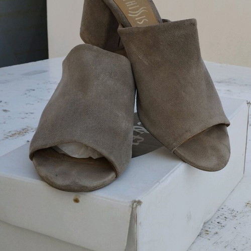 Mules suede like new, beige size 39 Esthissis