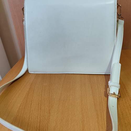 Nolah white shoulder bag used with two straps