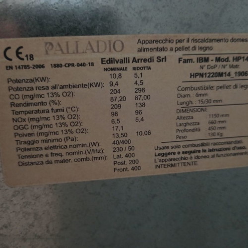 Pellet stove used with remote control, excellent condition