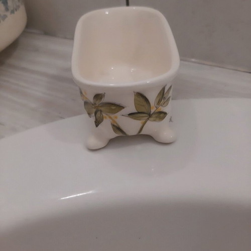 Porcelain bathtub soap dish like new with painting design