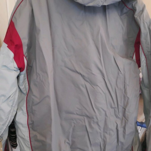 Reebok jacket XL like new, windproof and waterproof