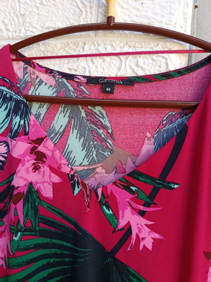 Floral dress like new, pink multicolor, V-neck with side tie, size L