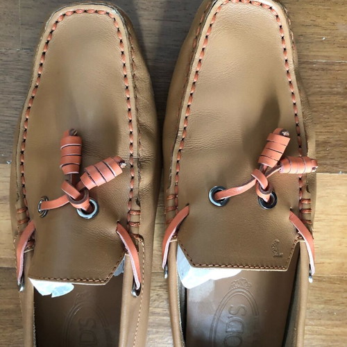 Tod’s Gommino leather moccasins used, beige with orange laces size 39