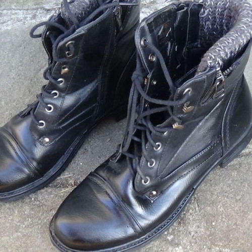 Voi & Noi women's black ankle boots size 38 like new