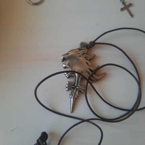 Pendant with Lion Symbol used from FFVIII