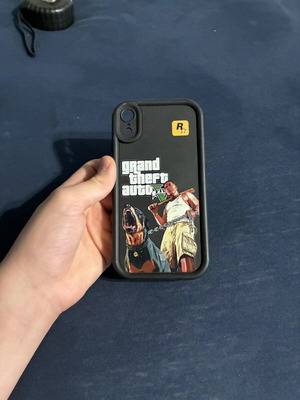 GTA iPhone XR case like new