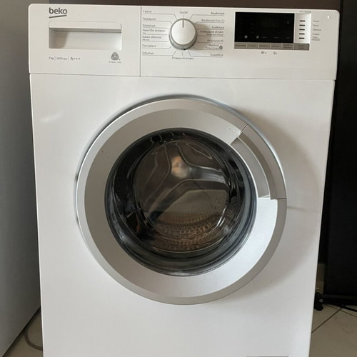 Washing machine like new, 7 kg load capacity