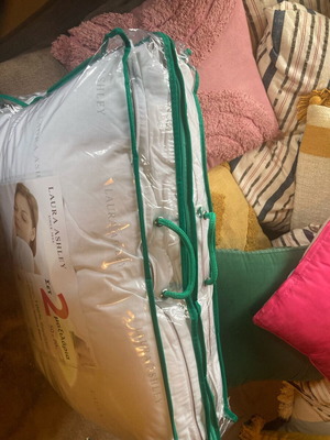 Μαξιλάρια Laura Ashley καινούργια, σετ 2 τεμαχίων