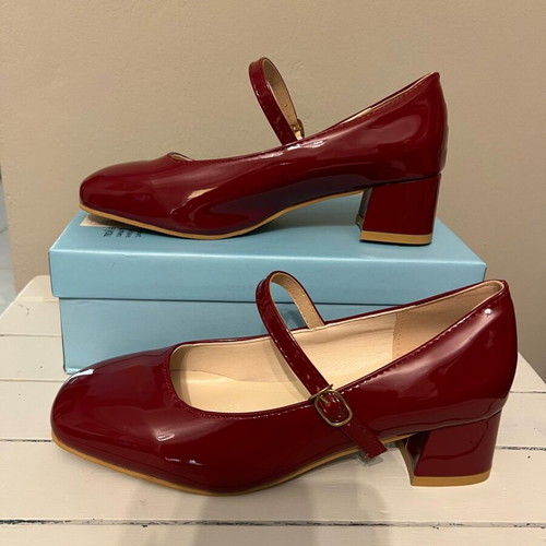 Heels like new in excellent condition, size 39