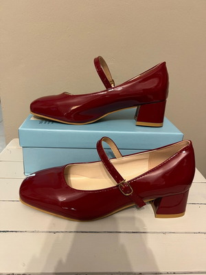 Τακούνια αφόρετα σε άριστη κατάσταση, μέγεθος 39